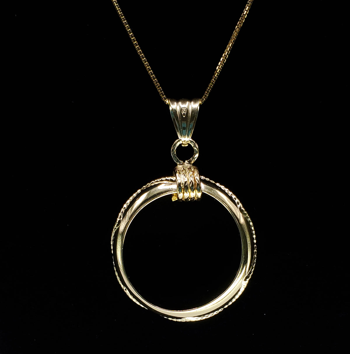 18K Yellow Gold 26.5mm Dia. Hoop with Rope Texture Set