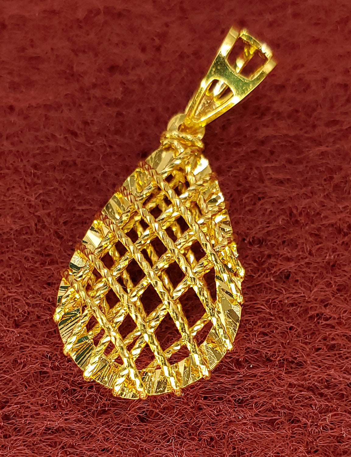 22k Yellow Gold Tear Drop Pendant