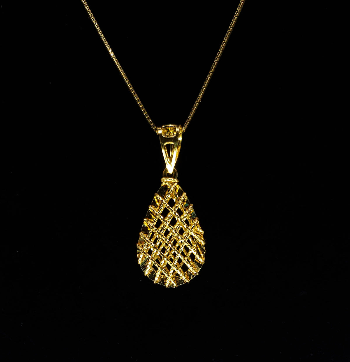 22k Yellow Gold Tear Drop Pendant