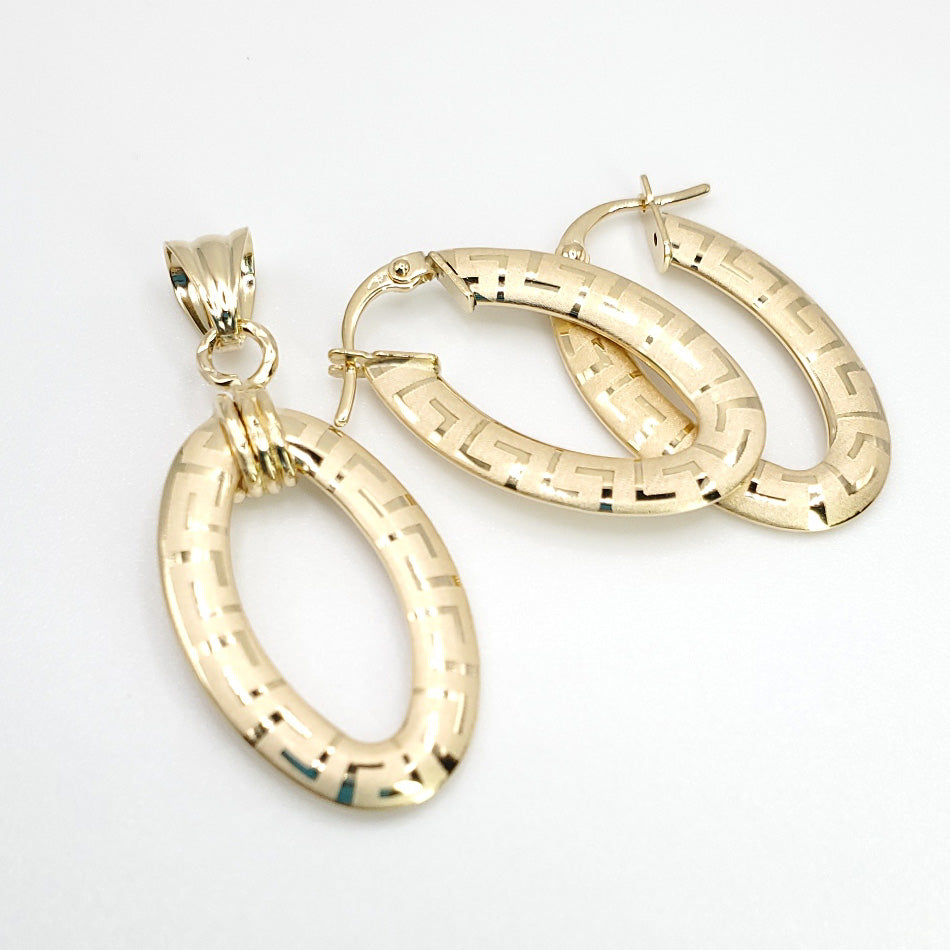 18K Yellow Gold Oval Hoop Set